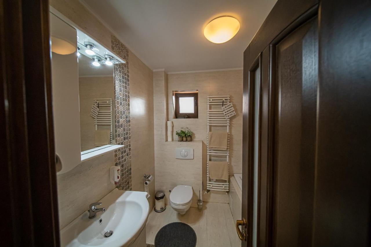 Apartament Tatu Bar&Grill オトペニ エクステリア 写真